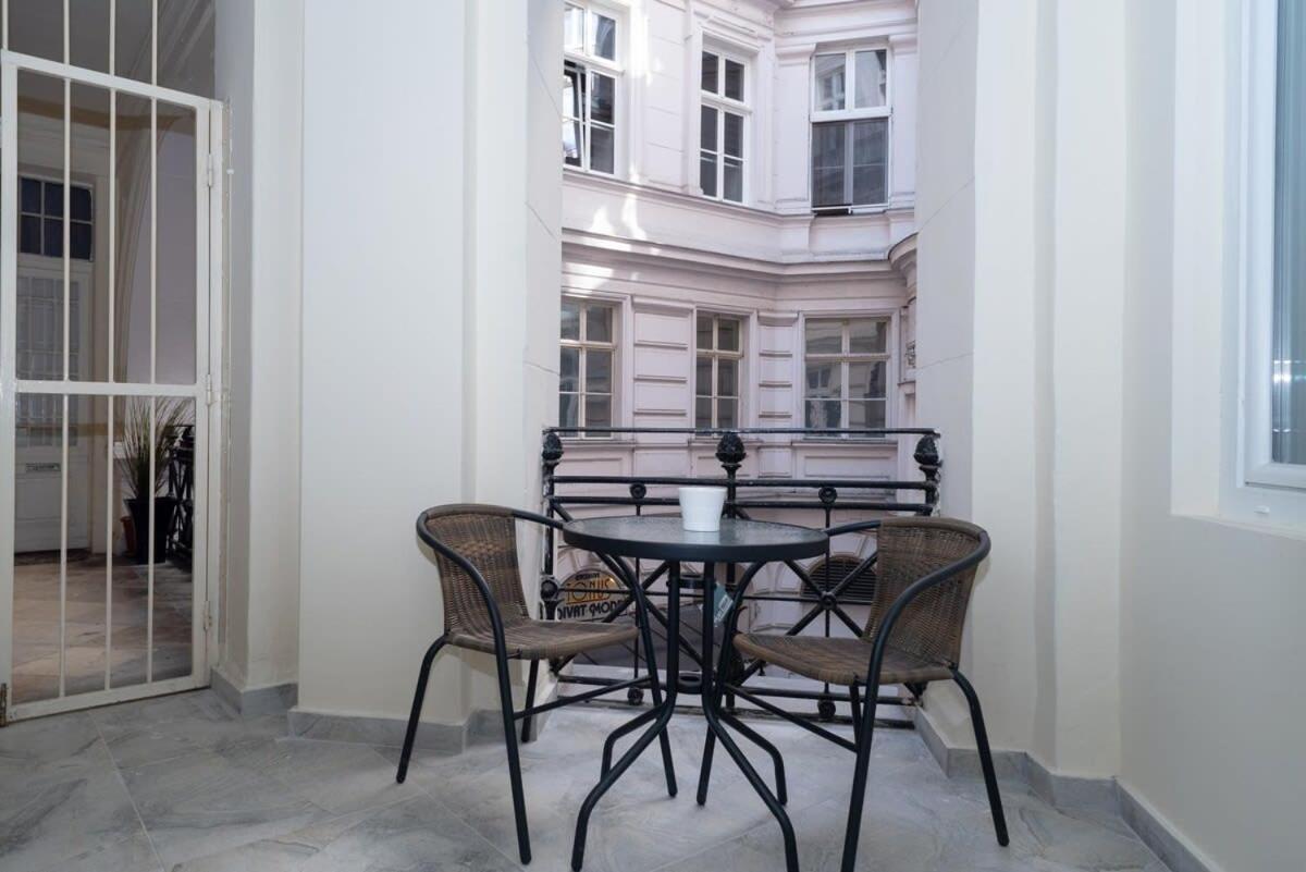 New Spacious Apartment At Superb Location Boedapest Buitenkant foto